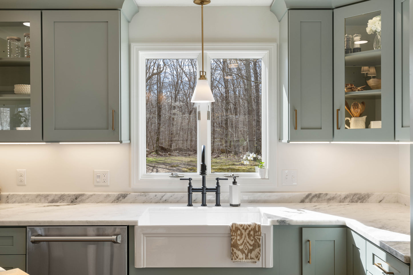 10x10 Sample Shaker Kitchen Example Layout – High-Quality RTA Cabinets, Shaker & Slim Frame Online