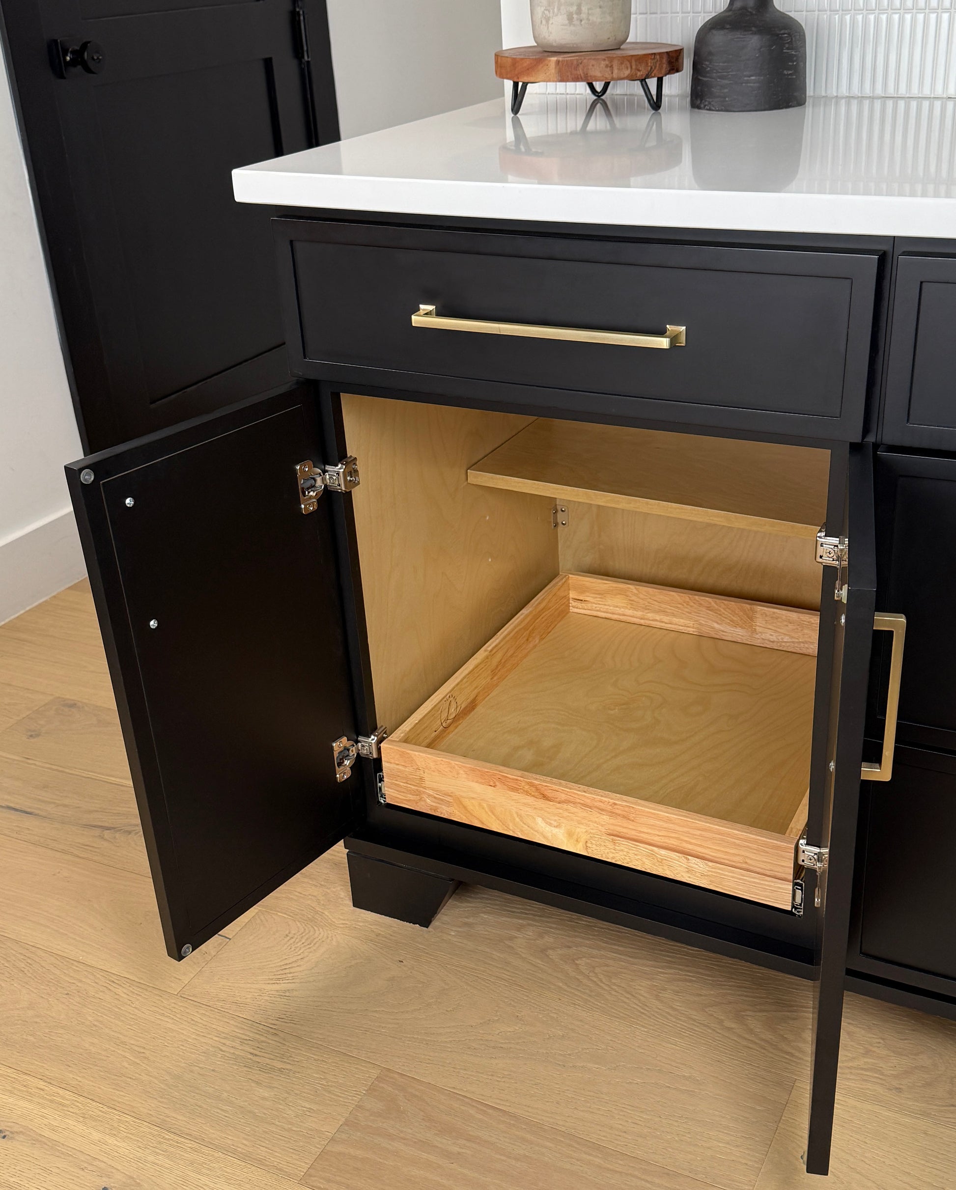 Rollout tray shelf for cabinets