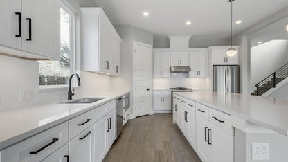 10x10 Sample Shaker Kitchen Example Layout – High-Quality RTA Cabinets, Shaker & Slim Frame Online