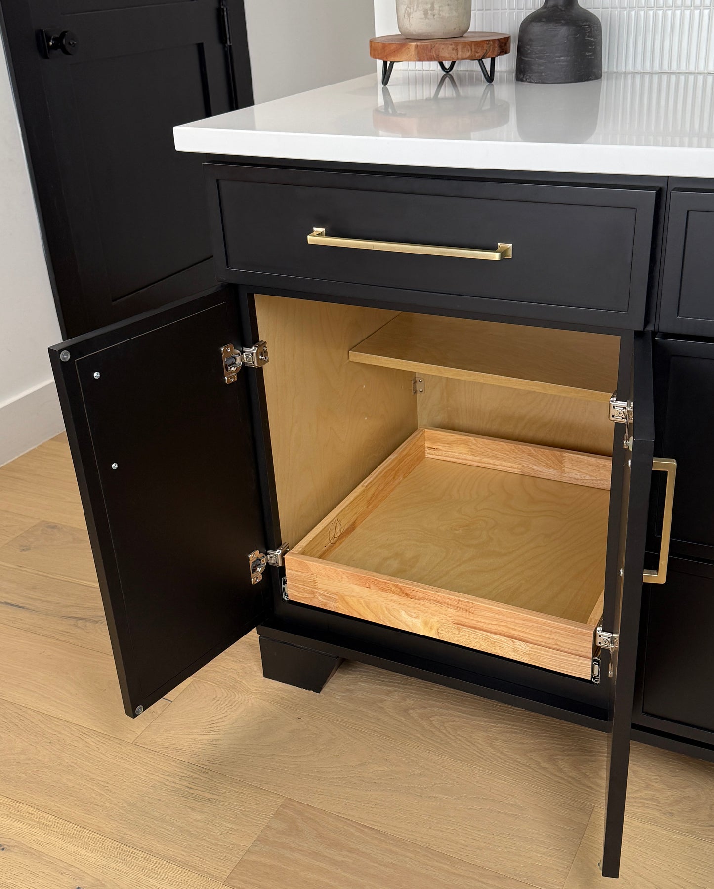 Rollout tray shelf for cabinets 