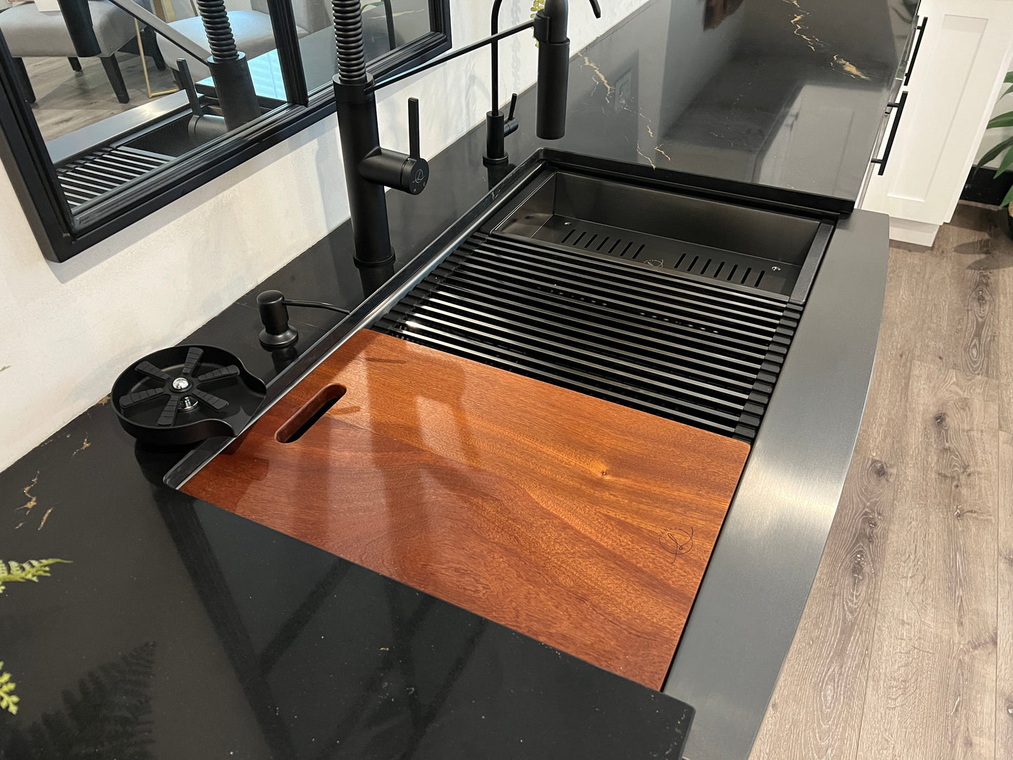 black Workstation Ledge Farm / Apron Sink 16 Gauge Stainless Steel Square Drain Single Bowl Includes 10 Accessories